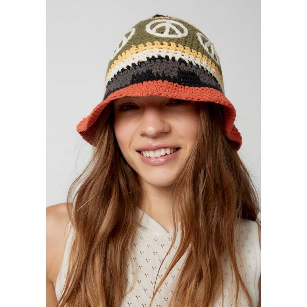 Urban Outfitters Peace Crochet Bucket Hat / NWT